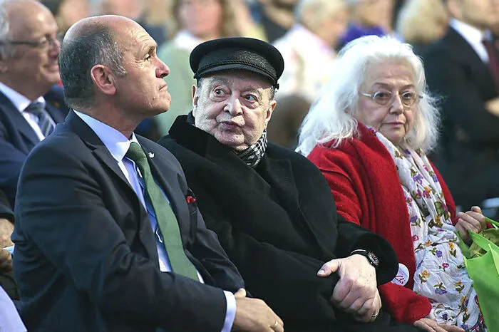 Nationalratspräsident Wolfgang Sobotka mit Rudi und Ingeborg Gelbard