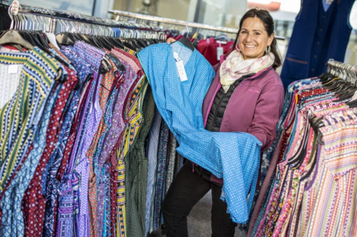 Karin Stefitz aus Bleiburg bietet ua Kittelschützen an
