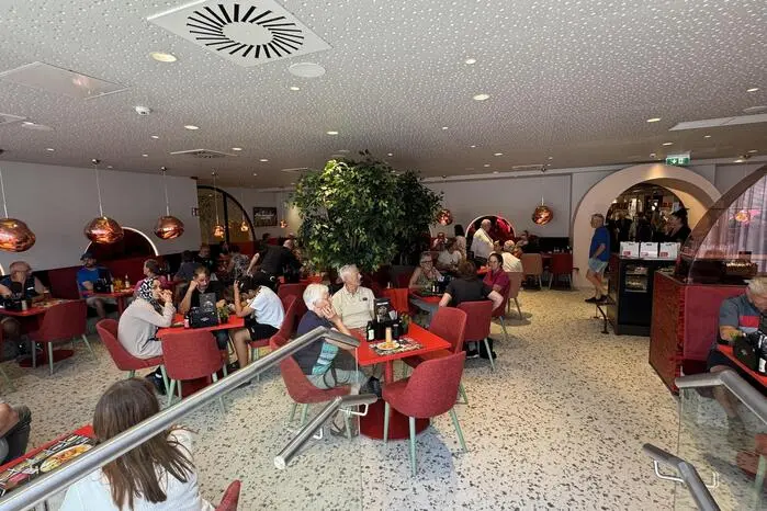 Das Restaurant war sehr gut besucht, freie Tische gab es quasi keine