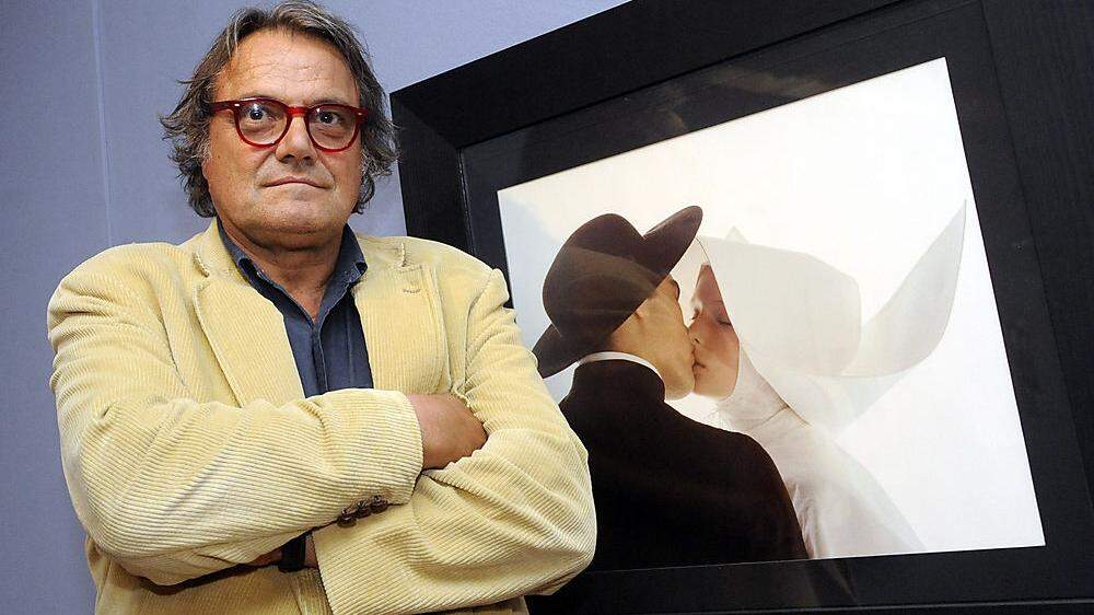 Oliviero Toscani mit einem seiner berühmten Sujets für Benetton