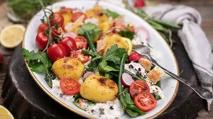 Heringsalat mit buntem Gemüse