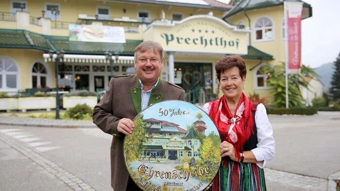 Wenn das kein Grund zum Feiern ist! Bereits seit fünf Jahrzehnten gibt es das Hotel-Restaurant „Prechtlhof“ in Althofen. 