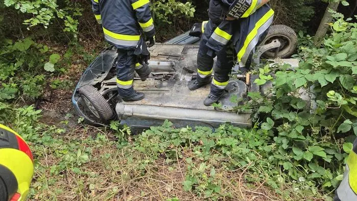 So fand die Feuerwehr das Auto vor