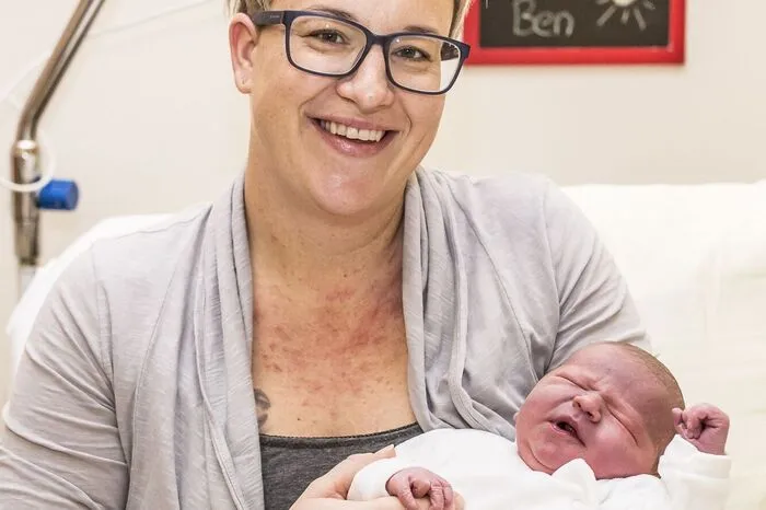 Ben Louis, Sohn von Bettina Binder (37) und Gert Binder (37) aus Klagenfurt, kam am Neujahrstag um 1.20 Uhr im Krankenhaus St. Veit zur Welt. Ben Louis ist 52 Zentimeter groß und 3920 Gramm schwer. Er hat zwei Schwestern: Alina (11) und Lilly (8).