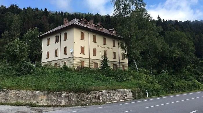 Rechtspopulisten protestieren gegen Flüchtlingsheim