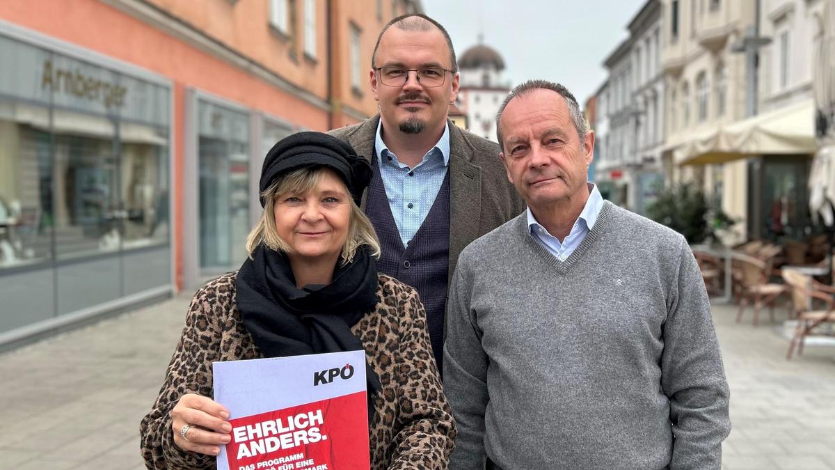 Spitzenkandidatin Claudia Klimt-Weithaler, Jakob Matscheko, Zweiter auf der Landesliste, und Landtagsabgeordneter Werner Murgg