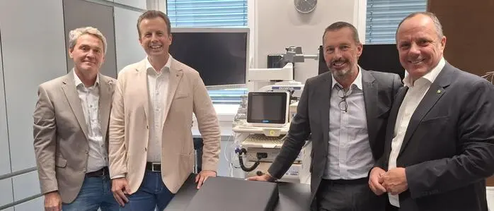 Jörg Pavek, Eigentümer von Endo-Pavek Weiz und Facharzt für Innere Medizin, Karlheinz Kornhäusl, ÖVP-Gesundheitslandesrat, Andreas Kinsky, Darmkrebspatient und Miteigentümer Endo-Pavek Weiz und Christoph Stark, ÖVP-Nationalratsabgeordneter im neuen Weizer Institut