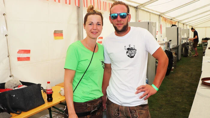 Die "GH-Scheiberwirtin" Stefanie Fritzer und Michael Reichenhauser hatten alle Hände voll zu tun!