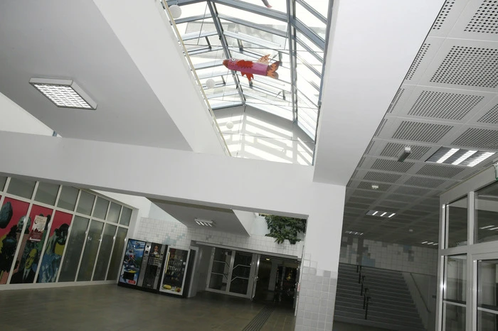 Der Engangsbereich der drei Schulen.
