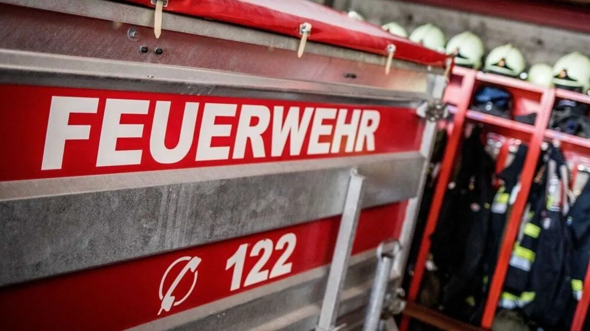 Der Klein-Lkw musste von der FF Döbriach mittels Greifzug gesichert und geborgen werden