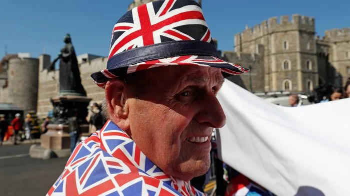 Nahe Windsor stehen die royalen Fans wie Terry Hutt schon Schlange, um sich auf die Hochzeit des Jahres vorzubereiten.
