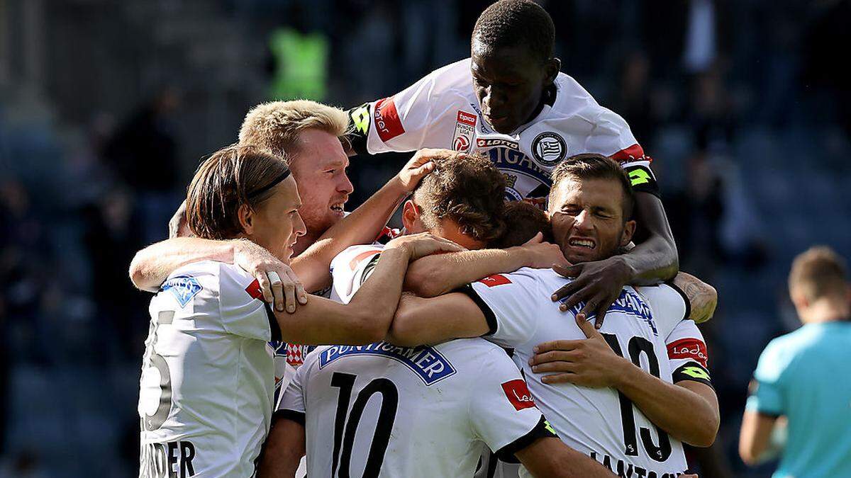 Sturm-Jubel nach dem 4:0-Sieg über Altach