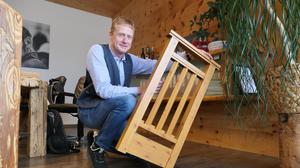 Balkone aus Aluminium im Holzdesgin sind eine Spezialität von Hubert Stotters Unternehmen Hiag