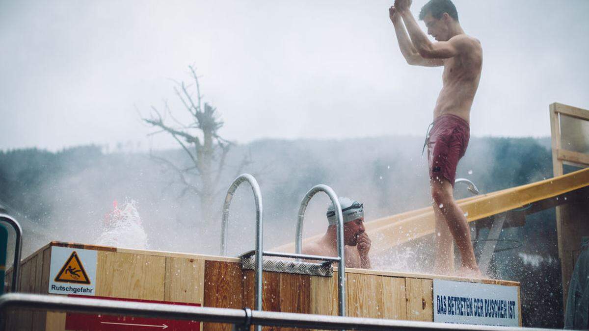 Die Narren gingen baden - im wahrsten Sinn des Wortes