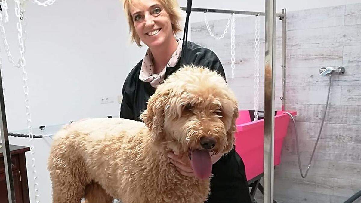 „Waschen, schneiden und föhnen“ heißt es im Hundesalon von Petra Görtz 