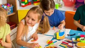 In kleinen Landgemeinden darf es bis zu 27 Kinder in einer Gruppe geben