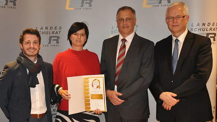 Sportlehrer Stefan Steinlechner, Gabriele Schwab, Wolfgang Oebelsberger (Landesschulrat) und Werner Mayr (Bildungsdirektion Tirol)