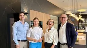 Anton Steindl, Anna Grießbacher, Gabriele Grießbacher und Tischlermeister Johann Grießbacher (v.l.) von der Möbelwerkstatt „Grießbacher“