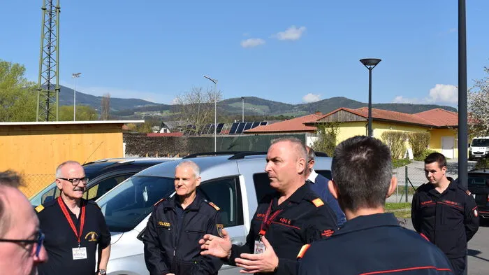Über zwei Tage hinweg konnten die freiwilligen Feuerwehrleute aus der Region ihre Fähigkeiten in zahlreichen, herausfordernden Szenarien unter Beweis stellen und sich somit auf den Ernstfall vorbereiten.