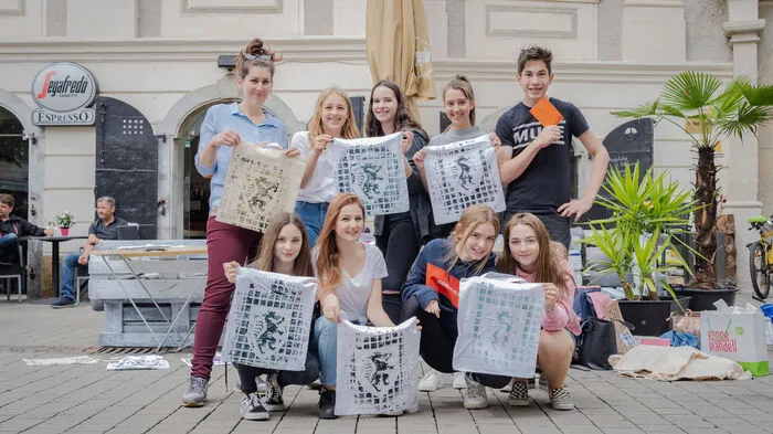 Es ist eine fantastische Idee einer Berliner Künstlerin, die kürzlich die Schülerinnen und Schüler eine 4. Klasse des Sacre Coeur Gymnasium aufgegriffen haben.