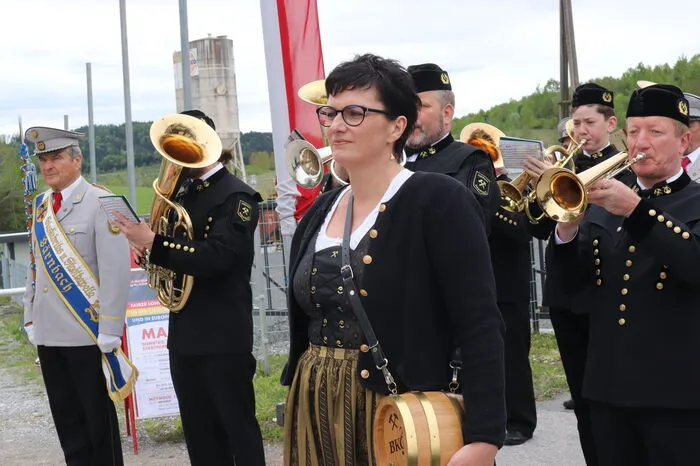 Mit dabei waren viele Vertreter der Politik, aber auch viele Bürger sind zur Eröffnung gekommen. Klicken Sie sich durch weitere Bilder.