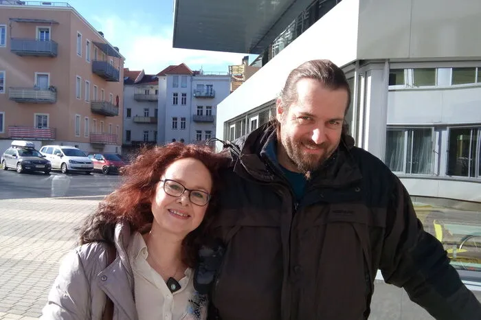 Gabi Mark und Jakob Ahne sind stolz darauf, die Möglichkeit zu haben, wählen zu gehen "wenn man schaut, was in der Welt so passiert." Die beiden sind mit der aktuellen Stadtpolitik sehr zufrieden: "Wir finden, in Graz läuft im Grunde alles super, es ist eine tolle Stadt!"
