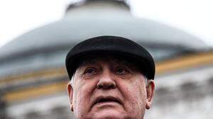 Im Westen umjubelt für seine Friedensbemühungen, war Gorbatschow im eigenen Land geächtet als Totengräber der Sowjetunion. 