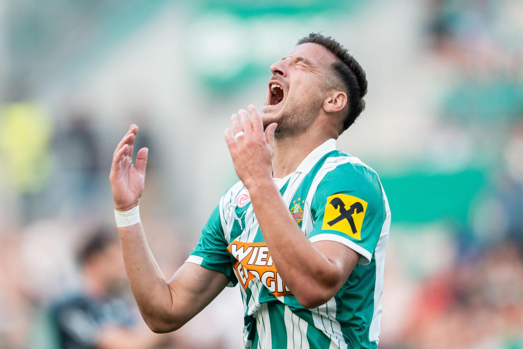 Rapid vergibt Elfer in der Nachspielzeit, Wiener Austria in der Krise