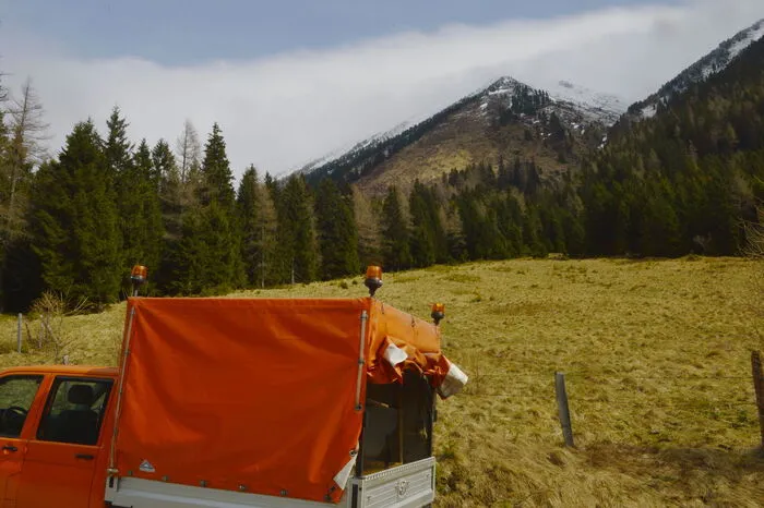 Auch wenn eher wenig Schnee liegt, bleibt der Pass weiterhin gesperrt.