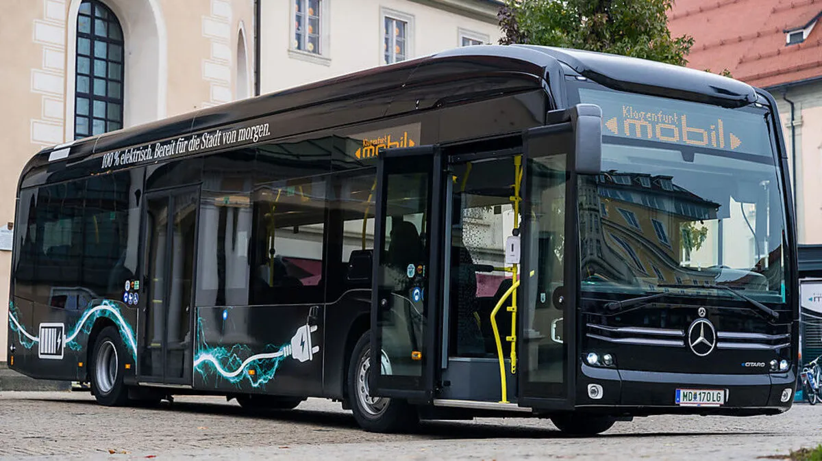 Seit dem 20. Oktober fährt dieser schwarze E-Bus durch Klagenfurt