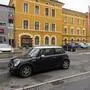 Das Auto mit ausländischem Kennzeichen stand seit dem Wochenende in der Einfahrt der Kleinen Zeitung in der Klagenfurter Innenstadt