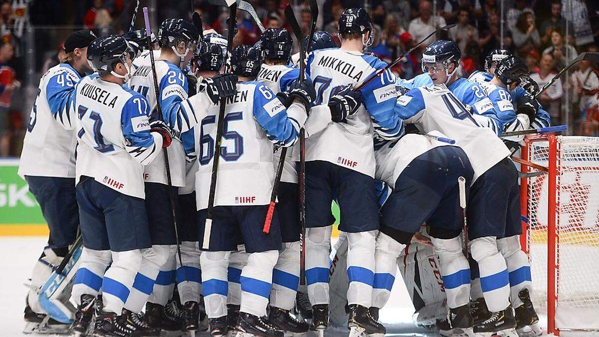 Finnland steht im Finale - weil man die bisher ungeschlagenen Russen 1:0 bezwang. 