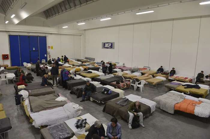 Viele Bewohner verbrachten die Nacht in Notunterkünften. Laut dem Zivilschutz wurden allein in den Marken 25.000 Obdachlose gezählt.