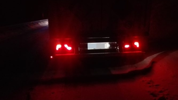 Die winterlichen Fahrbahnverhältnisse wurden den Lkw-Lenkern zum Verhängnis.