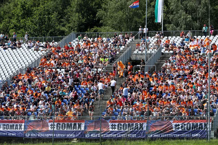 Auch hier dominiert Orange - offenbar hat die Formel 1 in Holland aufgrund der nicht geschafften EM-Qualifikation einen besonders hohen Stellenwert.