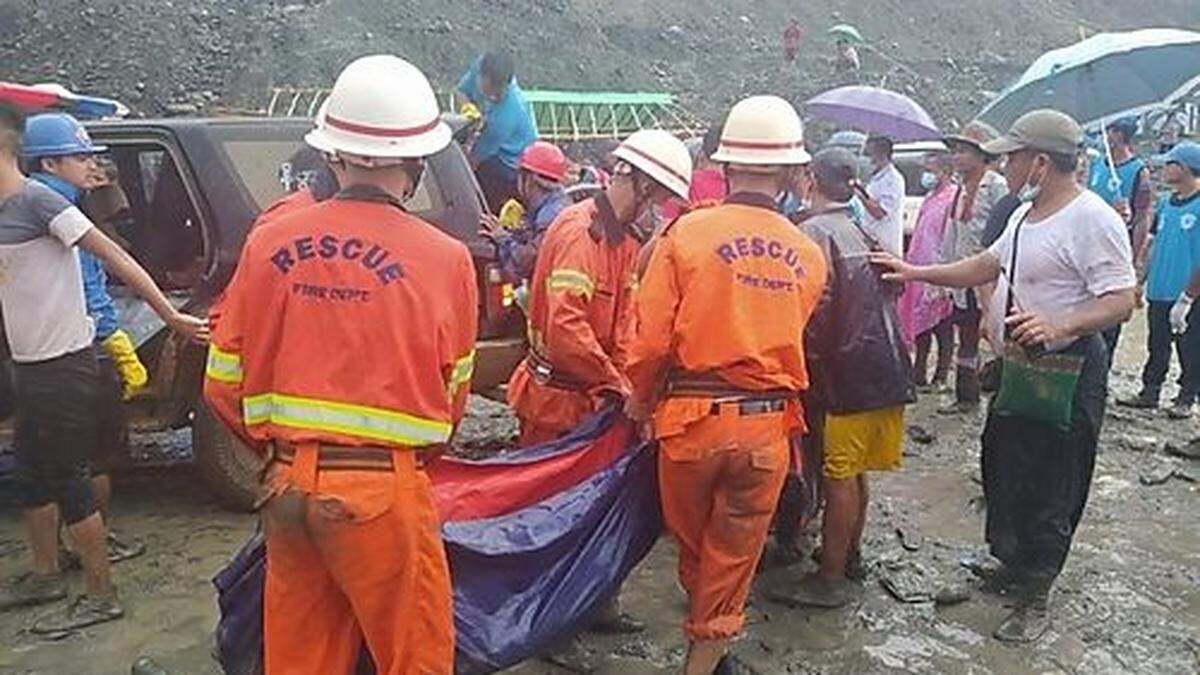 Die Rettungskräfte haben mittlerweile 172 Menschen geborgen.