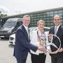 Dirk Schmelzer, Corinna Widenmeyer und Doreen Laubsch von Mercedes mit Peter Jagersberger vom Autohaus Kaposi