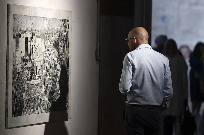 Ausstellungsansicht „Guru Crisis“ von Gabi Trinkaus in der Kugelmühle, Mühldorf