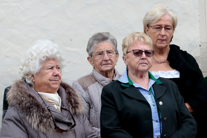 Assistiert wurde Zdeb vom Vorsitzenden des Wirtschaftsrates, Franz Pehsl und vom Messer der Pfarrkirche, Alois Amreich.