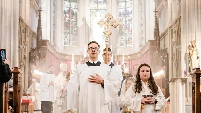 Um 14 Uhr startete die Heilige Messe in der Stiftskirche