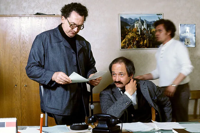 Peter Vogel, im Bild mit Walter Davy (Paul Schremser), spielte lediglich zwei Folgen den Kottan. 1978 schied er aus dem Leben.