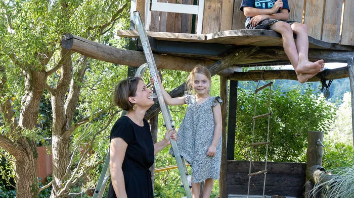 Familie Huber-Peter hat vor neun Jahren ein Architektenhaus aus den 50er-Jahren gekauft und mit dem Fokus auf ökologisches Bauen saniert.
