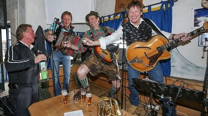 Falkerter Schilehrertrio und "Volte"