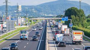 Ob die A9 ausgebaut werden soll oder nicht, ist nur eine Frage, die aktuell beim Thema Verkehr und Mobilität heftig diskutiert wird. 