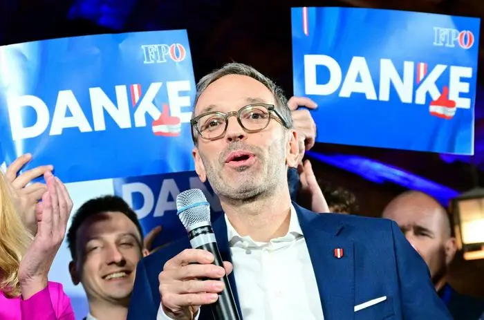 ABD0453_20240929 - ÖSTERREICH-WEIT - ÖSTERREICH-WEIT: Herbert Kickl (FPÖ) am Sonntag, 29. September 2024, anlässlich der FPÖ Wahlparty im Rahmen der Nationalratswahl in Wien. - FOTO: APA/ROLAND SCHLAGER