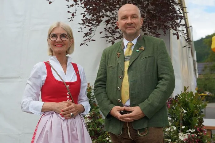 Beim Festumzug vom Maibaum bis zum Sportplatz haben die Musikkapellen, neben der jubilierenden Kapelle, aus St. Marein, St. Margarethen, Seckau, Kleinlobming, Kobenz, Gaal, Spielberg und Knittelfeld teilgenommen.