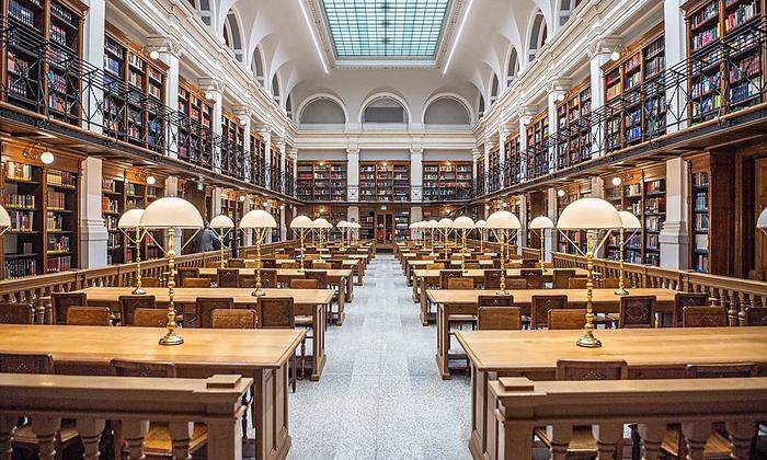 Die Bibliothek der Karl-Franzens-Universität ist verwaist: Den Studierenden fehlen ihre Lernplätze