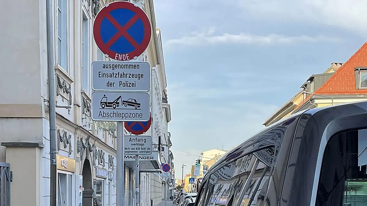 Das neue Parkverbot kommt am Benediktinermarkt nicht gut an.