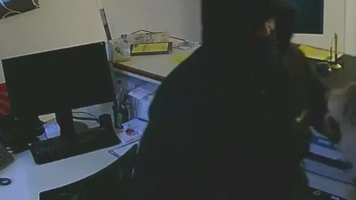 Klicken Sie sich durch die Bilder der Überwachungskamera!