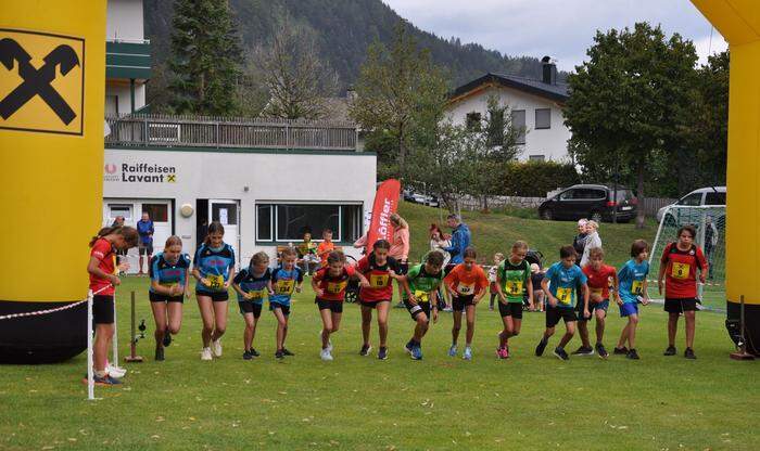 Die Klassen männlich und weiblich U14 beim Start